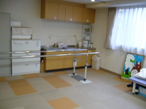 機能訓練室(平行棒)